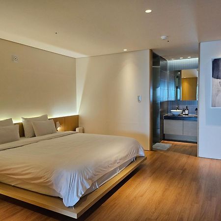 Hotel Sang Sang & Private Sang Sang Pool Villa Geoje Bagian luar foto
