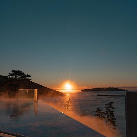 Hotel Sang Sang & Private Sang Sang Pool Villa Geoje Bagian luar foto