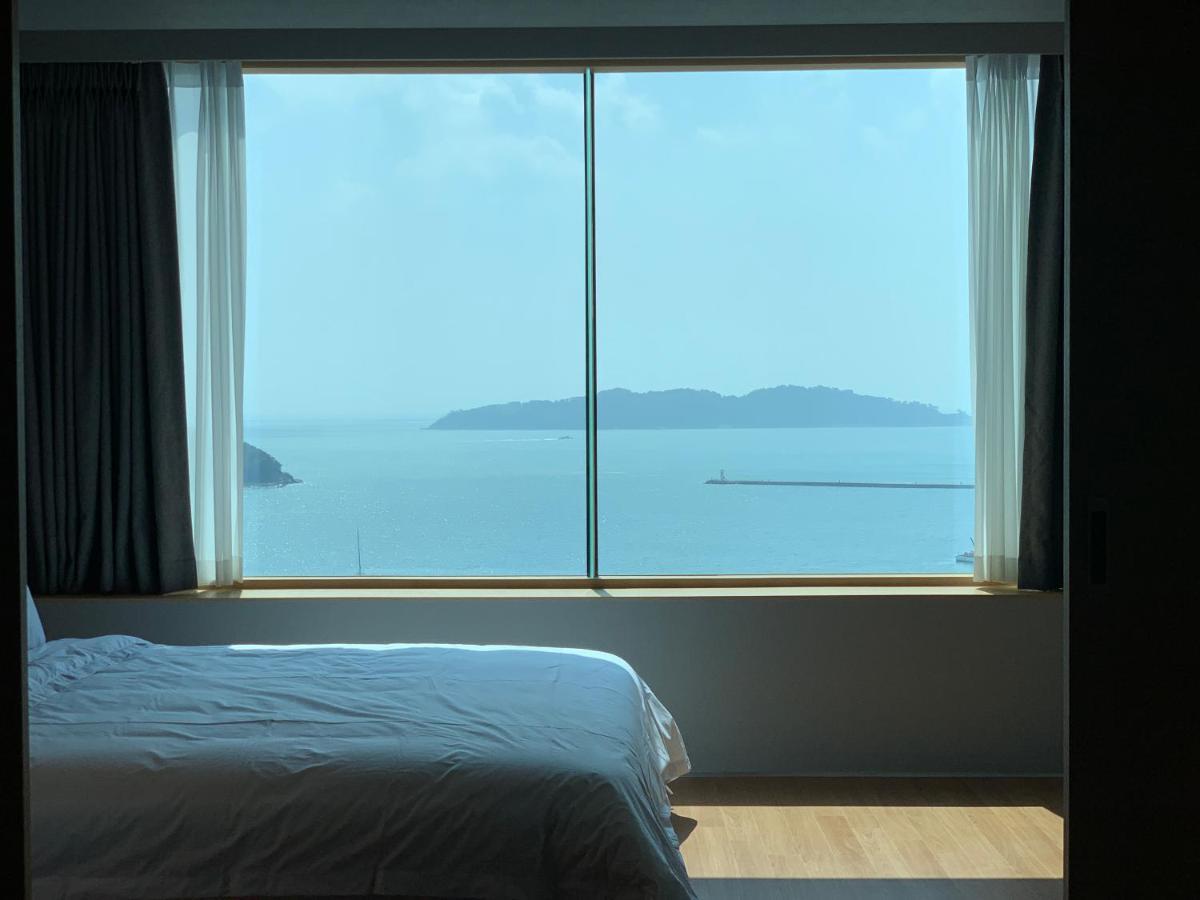 Hotel Sang Sang & Private Sang Sang Pool Villa Geoje Bagian luar foto