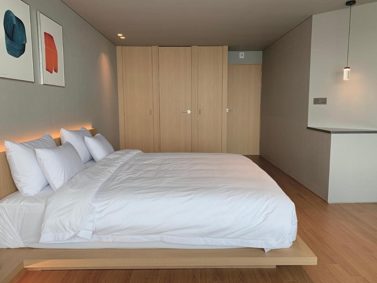 Hotel Sang Sang & Private Sang Sang Pool Villa Geoje Bagian luar foto