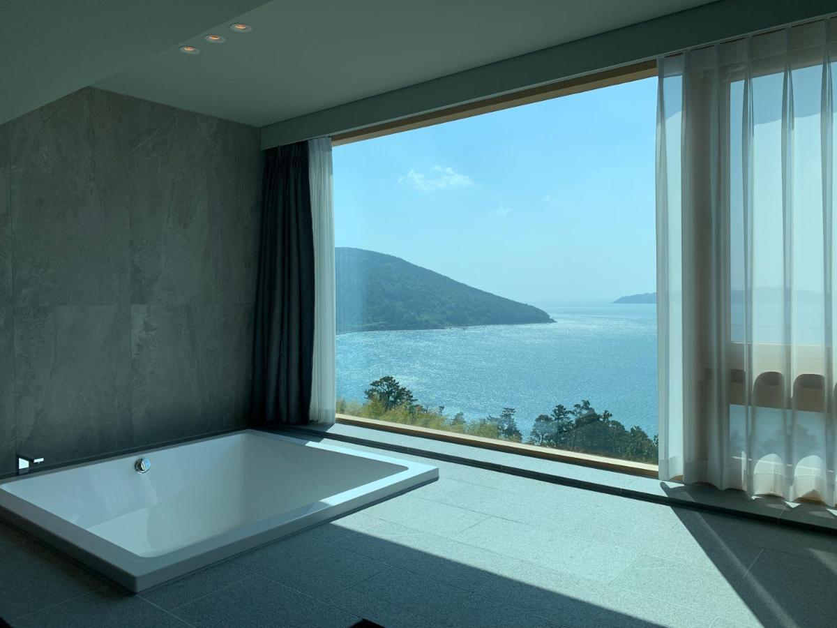 Hotel Sang Sang & Private Sang Sang Pool Villa Geoje Bagian luar foto