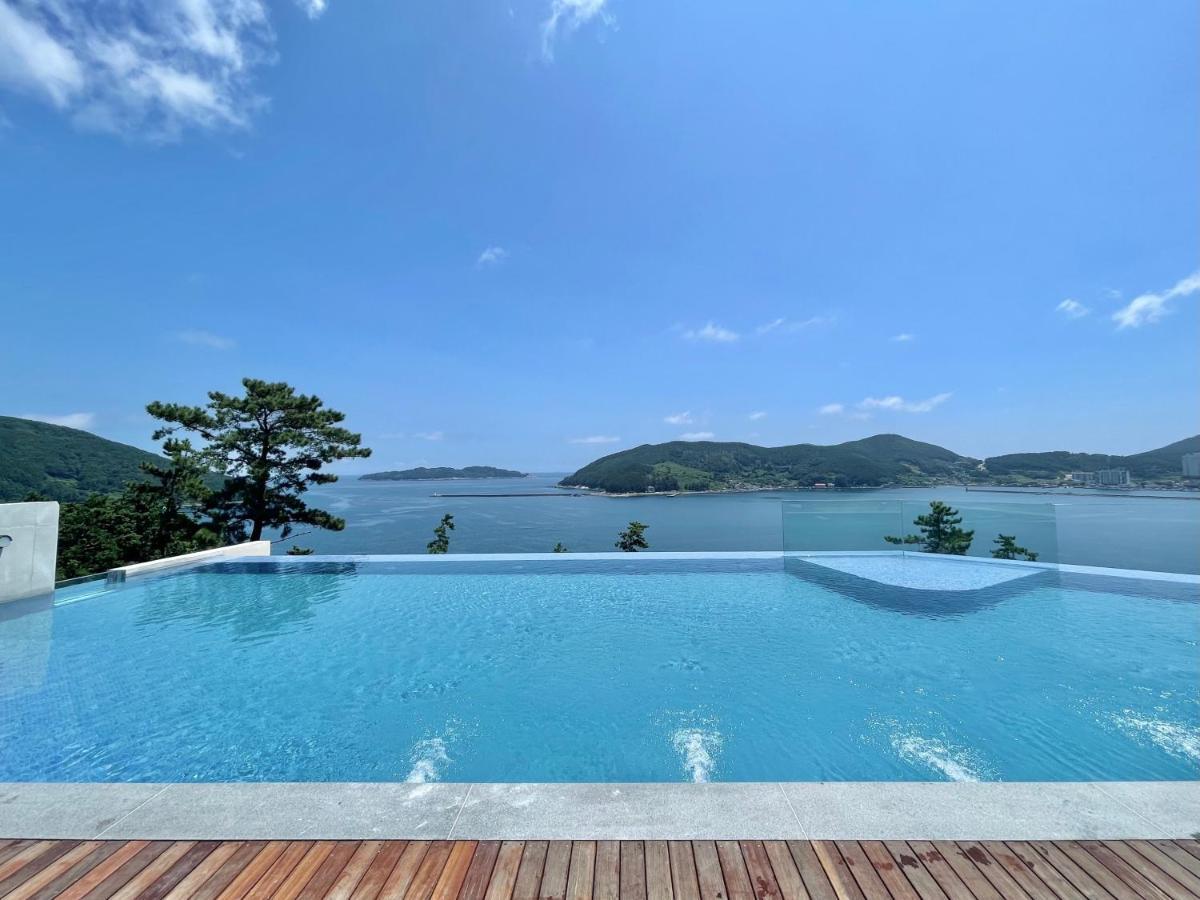 Hotel Sang Sang & Private Sang Sang Pool Villa Geoje Bagian luar foto