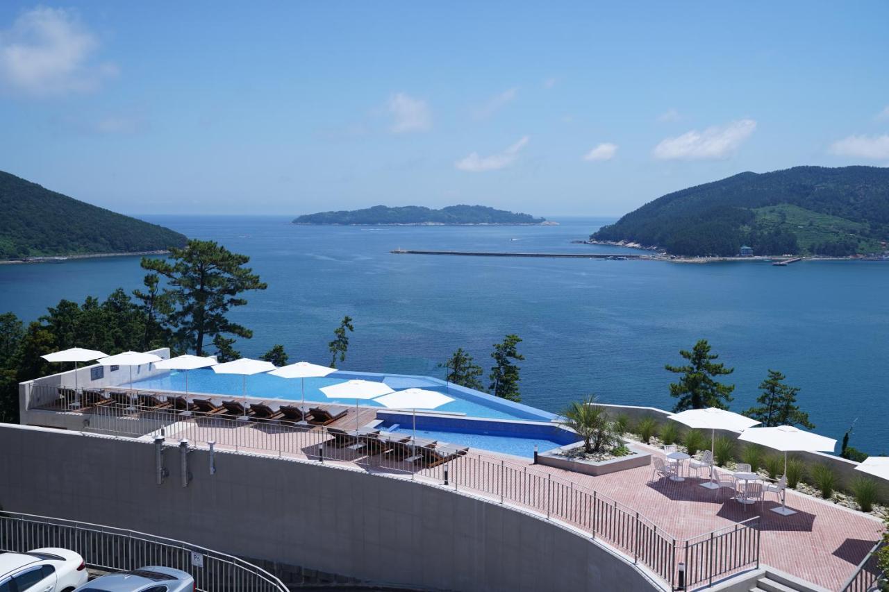 Hotel Sang Sang & Private Sang Sang Pool Villa Geoje Bagian luar foto