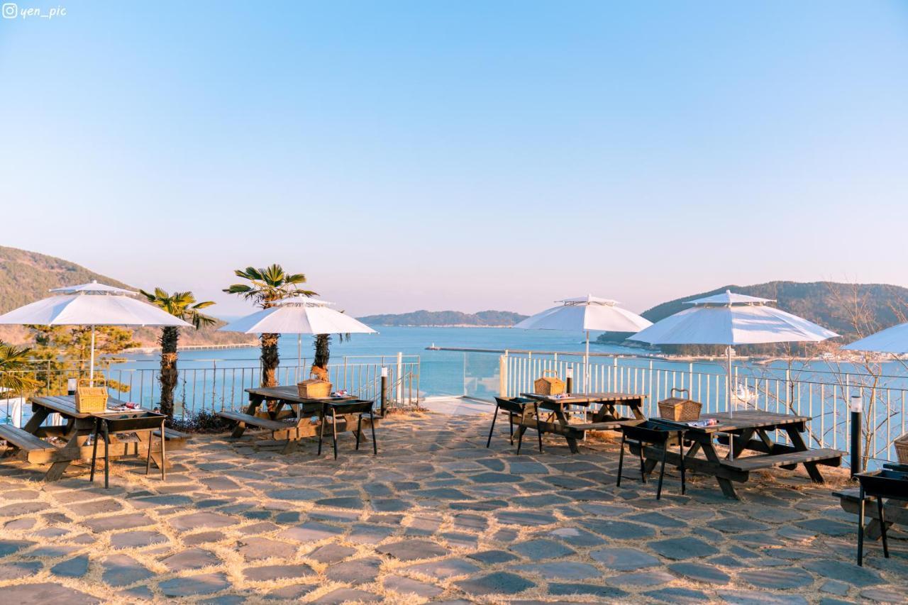 Hotel Sang Sang & Private Sang Sang Pool Villa Geoje Bagian luar foto