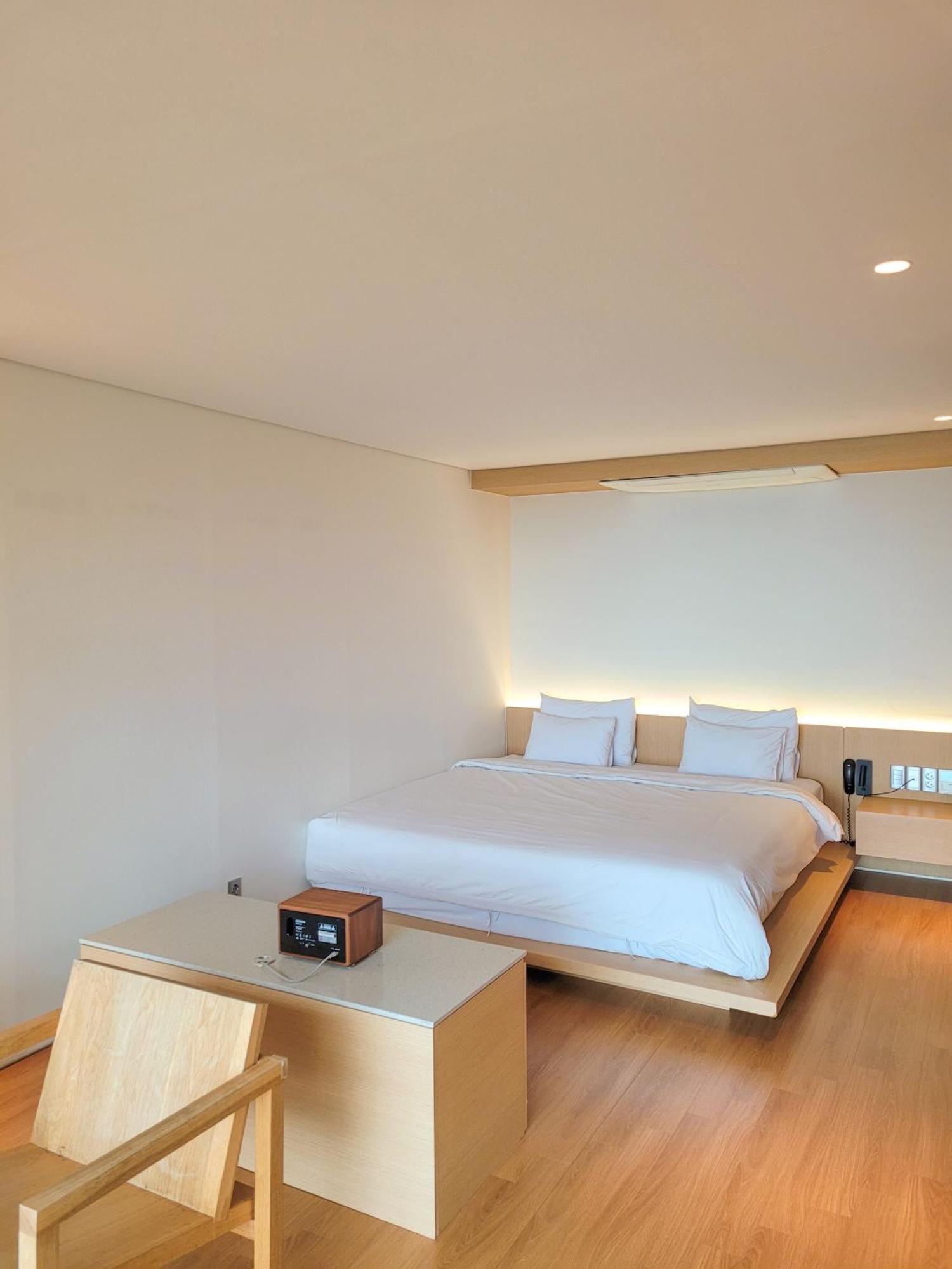 Hotel Sang Sang & Private Sang Sang Pool Villa Geoje Bagian luar foto