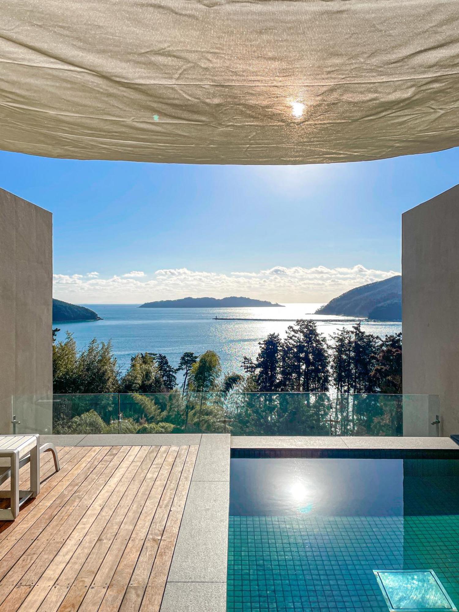 Hotel Sang Sang & Private Sang Sang Pool Villa Geoje Bagian luar foto