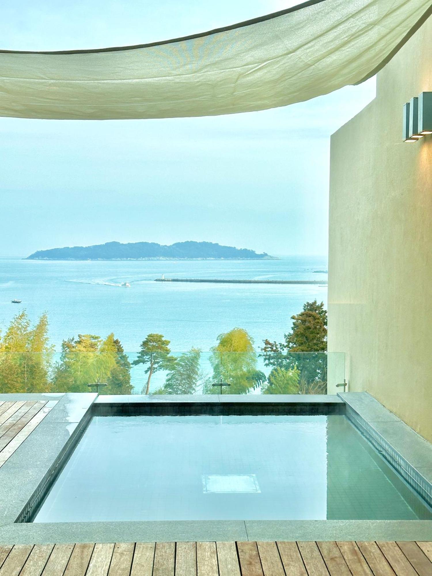 Hotel Sang Sang & Private Sang Sang Pool Villa Geoje Bagian luar foto