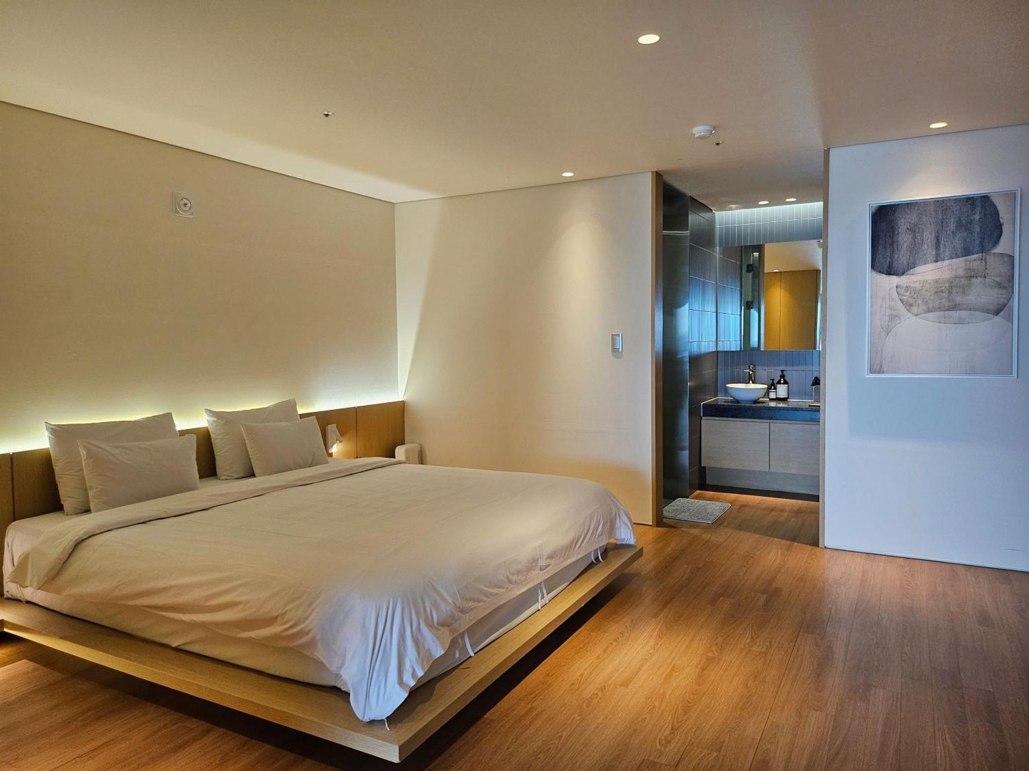 Hotel Sang Sang & Private Sang Sang Pool Villa Geoje Bagian luar foto