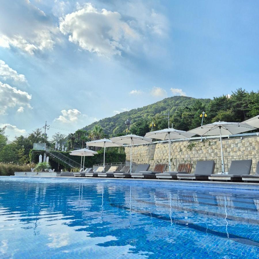 Hotel Sang Sang & Private Sang Sang Pool Villa Geoje Bagian luar foto