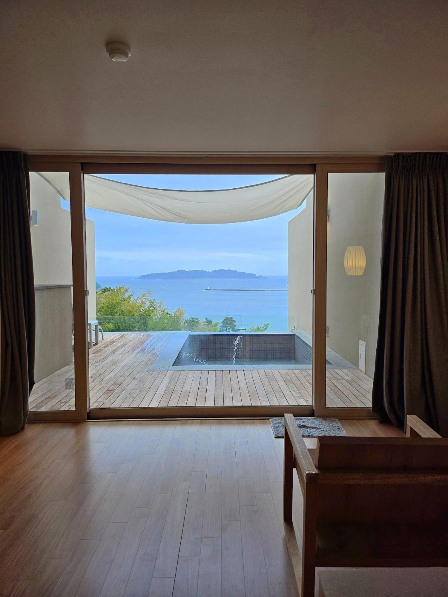 Hotel Sang Sang & Private Sang Sang Pool Villa Geoje Bagian luar foto